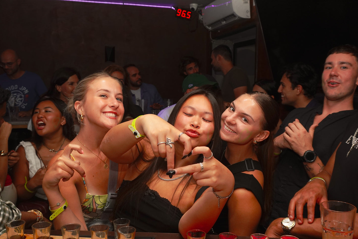 Pub Crawl Nice: 5 Shots, VIP Club Entry & Drinking Games Tour
