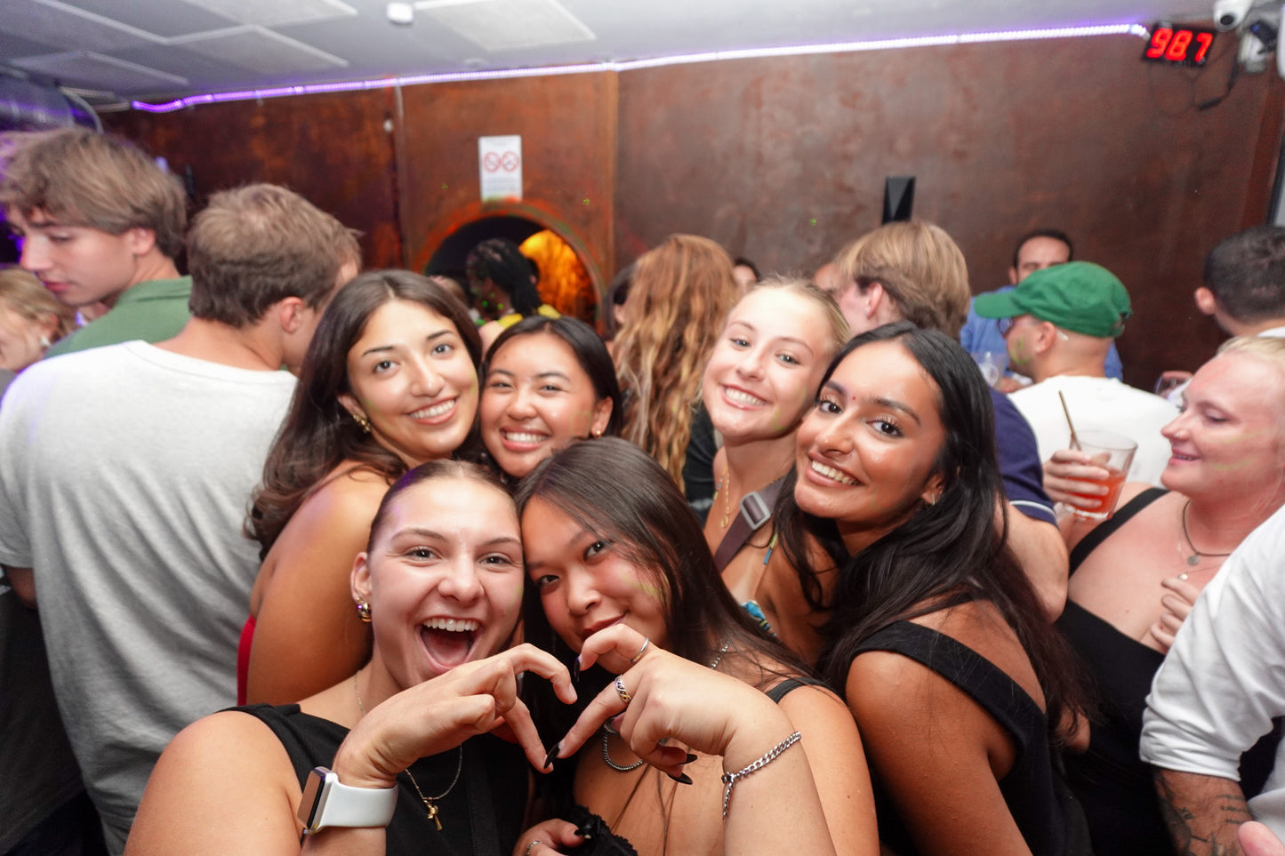 Pub Crawl Nice: 5 Shots, VIP Club Entry & Drinking Games Tour