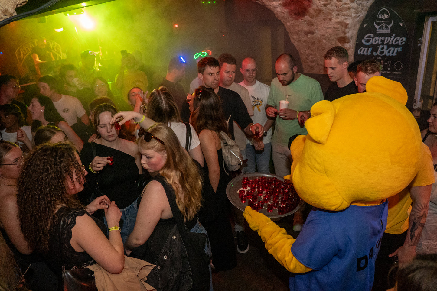 Pub Crawl Nice: 5 Shots, VIP Club Entry & Drinking Games Tour