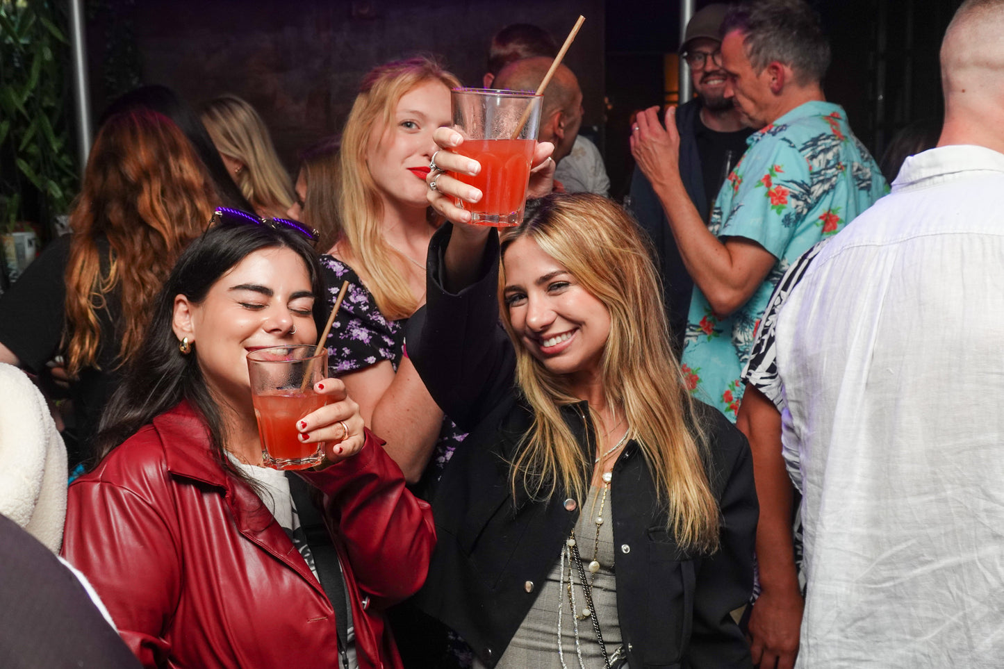 Pub Crawl Nice: 5 Shots, VIP Club Entry & Drinking Games Tour